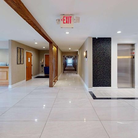 Ramada By Wyndham Strasburg - Shenandoah Valley Exterior foto