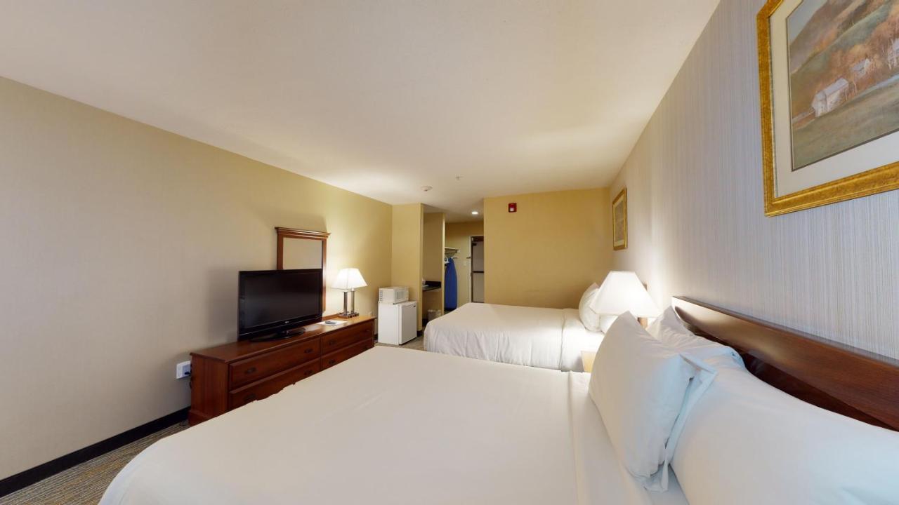 Ramada By Wyndham Strasburg - Shenandoah Valley Exterior foto